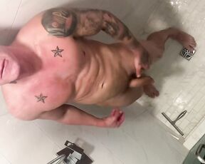 JJ Knight aka jjknightxxx OnlyFans - Who wants to cum join me in the shower