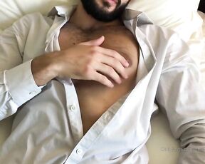 Man The Samm aka man_the_samm OnlyFans - WANT TO UNDRESS ME FIRST PERSON PERSPECTIVE    WATCH SOMEONE UNDRESS ME MORE