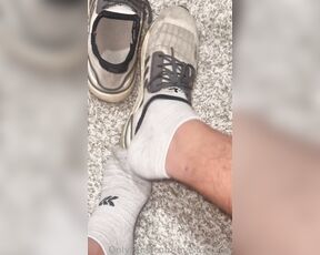 Master zedd aka masterzedd OnlyFans - Who wants to lick my dirty sweaty socks