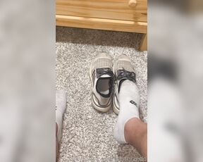 Master zedd aka masterzedd OnlyFans - Who wants to lick my dirty sweaty socks