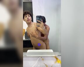 Rodrigo aka soyrodrgo19cm - 10-30-2024 OnlyFans Video - Te gusta como lo hacemos en el espejo