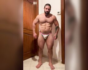 Steve Raider aka steveraider - 07-31-2024 OnlyFans Video - Getting on with some good flexing