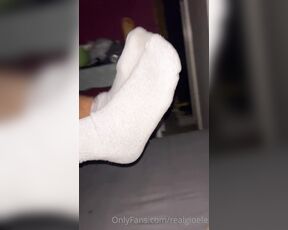 RealGioele aka realgioele - 11-12-2022 OnlyFans Video - Qualcuno ha detto PIEDI Bhe,per gli amanti di questa adorabile parte del corpo oggi ti