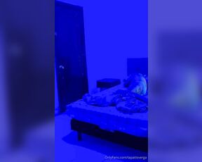 TapatioVergaGruesa aka tapatioverga - 05-14-2024 OnlyFans Video - Mi sobrino pasa la noche en mi casa y entra a mi habitación para ver si