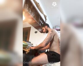 Facundo Antunes aka facundoantunes1 - 10-14-2020 OnlyFans Video - Volví del gimnasio con la verga dura de mirar el culazo que tiene mi profesor, literal