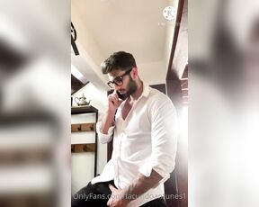 Facundo Antunes aka facundoantunes1 - 12-15-2020 OnlyFans Video - Llegue de la facultad  y mi amigo me llama para ver cómo me había ido