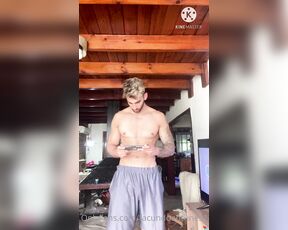 Facundo Antunes aka facundoantunes1 - 12-29-2020 OnlyFans Video - Me desperté jugando mi videojuego y me di cuenta que mi short estaba manchado con leche