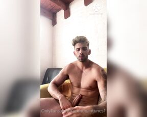 Facundo Antunes aka facundoantunes1 - 01-03-2021 OnlyFans Video - Me estaba enviando nuds con mi mejor amigo y mientras le enviaba unas fotos muy ricas