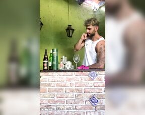 Facundo Antunes aka facundoantunes1 - 01-11-2021 OnlyFans Video - Llegue a trabajar al bar cuando mi jefe me llama para ver cómo iba Me dijo