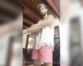 Facundo Antunes aka facundoantunes1 - 02-02-2021 OnlyFans Video - Me apronto para ir a la playa y mientras me paso el aceite por todo el