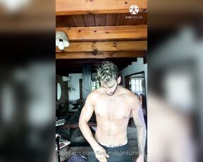 Facundo Antunes aka facundoantunes1 - 03-22-2021 OnlyFans Video - Llego del trabajo  mientras le contaba a mi amigo por teléfono mi día, el muy