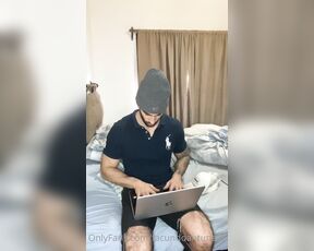 Facundo Antunes aka facundoantunes1 - 06-11-2021 OnlyFans Video - Termino de trabajar  y llamo a mi amigo para juntarnos a hacer algo en la