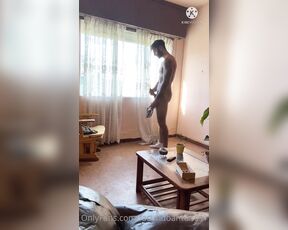 Facundo Antunes aka facundoantunes1 - 07-12-2021 OnlyFans Video - Dormia muy tranquilo  hasta que me suena el teléfono era el Jardinero que había venido