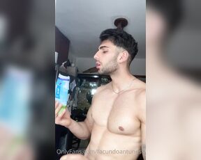 Facundo Antunes aka facundoantunes1 - 09-30-2021 OnlyFans Video - Tenía mucha hambre y en mi heladera no había nada  Solo una bolsa con un