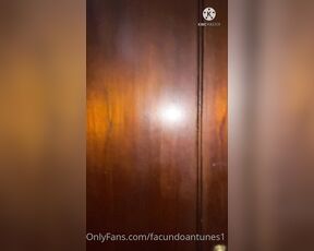 Facundo Antunes aka facundoantunes1 - 12-19-2021 OnlyFans Video - Mi amigo me encuentra pajeandome  y se me acerca a verme bien de al lado,