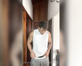 Facundo Antunes aka facundoantunes1 - 11-16-2021 OnlyFans Video - Uno no se puede cepillar los dientes tranquilo que ya quieren que me ponga bien hot