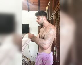 Facundo Antunes aka facundoantunes1 - 12-21-2021 OnlyFans Video - Estoy por salir pero no sé qué short ponerme  en todos se me marca la