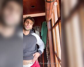 Facundo Antunes aka facundoantunes1 - 04-21-2022 OnlyFans Video - Soy el único que se levanta de verga dura en la mañana  Me despierto con