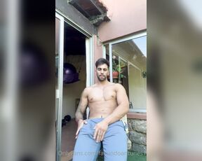 Facundo Antunes aka facundoantunes1 - 03-01-2023 OnlyFans Video - Cómo se me marca la verga con este pijama  se imaginan verme así en directo