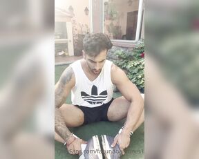 Facundo Antunes aka facundoantunes1 - 05-17-2023 OnlyFans Video - Llegue de entrenar y mientras estiraba sentía el aroma rico de mis pies  Así que