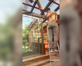 Facundo Antunes aka facundoantunes1 - 03-31-2023 OnlyFans Video - Alguien llamó a un obrero , me contrataron para reparar  el techo de esta casa