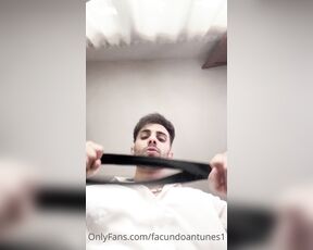 Facundo Antunes aka facundoantunes1 - 06-14-2023 OnlyFans Video - Esto de no saber cocinar no me gusta  a mi comida le faltaba sal, y