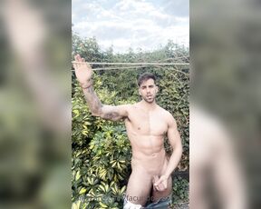 Facundo Antunes aka facundoantunes1 - 07-10-2023 OnlyFans Video - Siempre me pasan estas cosas cuando voy a tender la ropa  Este frió o este