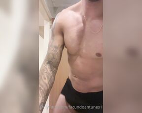 Facundo Antunes aka facundoantunes1 - 07-17-2023 OnlyFans Video - Madrugada por acostarme pero antes tengo que deslecharme  Me cepillo los dientes y luego me