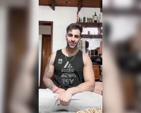 Facundo Antunes aka facundoantunes1 - 08-28-2023 OnlyFans Video - Intento cumplir un RETO de que mi verga no se me pare mientras veo un video