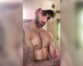 Facundo Antunes aka facundoantunes1 - 12-08-2023 OnlyFans Video - Te gusta más cuando estoy modo oso peludo  o cuando estoy depilado  Mira como