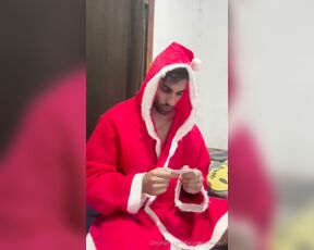 Facundo Antunes aka facundoantunes1 - 12-26-2023 OnlyFans Video - Feliz navidad mis putitos  Santa Claus leyó su carta  y les trajo su regalo