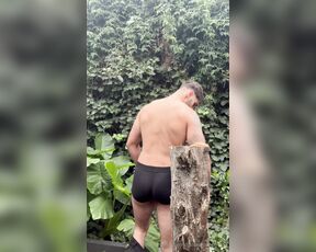 Facundo Antunes aka facundoantunes1 - 05-28-2024 OnlyFans Video - Llego tu leñador  estos días está haciendo mucho frío así que voy a cortar este