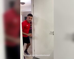 Facundo Antunes aka facundoantunes1 - 06-23-2024 OnlyFans Video - Follada en el baño a mi compañero de gym  Pídemelo completo por privado  Fucked