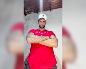 Facundo Antunes aka facundoantunes1 - 07-19-2024 OnlyFans Video - Primera plana de mi enorme verga  La llenó de aceite y comienzo a pajearme y