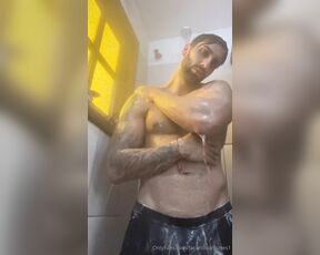 Facundo Antunes aka facundoantunes1 - 07-17-2024 OnlyFans Video - Uso mi jueguete masturbador por primera vez mientras me ducho  y créeme que es muy