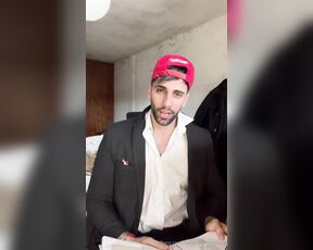 Facundo Antunes aka facundoantunes1 - 08-12-2024 OnlyFans Video - Me llegó tu currículum de que queres entrar a mi empresa porno , tienes un currículum