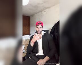 Facundo Antunes aka facundoantunes1 - 08-12-2024 OnlyFans Video - Me llegó tu currículum de que queres entrar a mi empresa porno , tienes un currículum