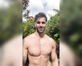 Facundo Antunes aka facundoantunes1 - 12-20-2024 OnlyFans Video - Adora mi cuerpo bebé, agarra mis enormes pectorales y úntame crema, pásame la lengua y huéleme