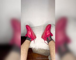 Facundo Antunes aka facundoantunes1 - 11-28-2024 OnlyFans Video - Video para mis FETICHISTAS de PIES  Aquí llegué del gimnasio y mis pies estaban sucios