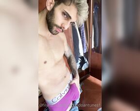 Facundo Antunes aka facundoantunes1 - 06-26-2020 OnlyFans Video - Hoy mientras me alistaba para salir a la calle mi amigo  no quería entrar y