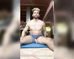 Facundo Antunes aka facundoantunes1 - 07-13-2020 OnlyFans Video - 13 Estaba tomando mi clase de yoga cuando me comencé a excitar por mirarle el hermoso