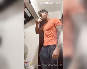 Facundo Antunes aka facundoantunes1 - 08-31-2020 OnlyFans Video - Estaba aburrido en mi casa y me tenía que bañar pero no quería que sea un