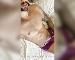 Facundo Antunes aka facundoantunes1 - 09-12-2020 OnlyFans Video - Estaba durmiendo una siesta cuando un ruido molesto me despertó, pero cuando vi quien era el