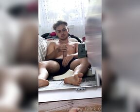 Johnny twink aka johnny_twink_01 - 07-24-2023 OnlyFans Video - Who wants to sit