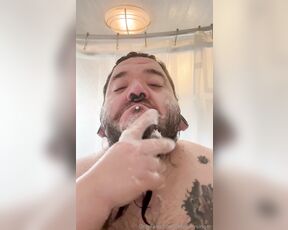 DrSpikeySinger aka drspikeysinger - 05-03-2024 OnlyFans Video - Had a request to make a video of me washing my beard