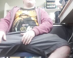 Slashman1 aka slashman215 - 12-12-2021 OnlyFans Video - Slow Night At Work Almost Got Caught