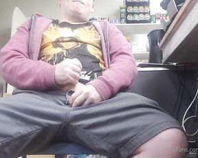 Slashman1 aka slashman215 - 12-12-2021 OnlyFans Video - Slow Night At Work Almost Got Caught