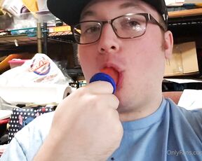 Slashman1 aka slashman215 - 06-03-2020 OnlyFans Video - I Shouldnt Have Bought A Popsicle Maker