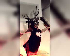 DamItsPhat aka thickertreat - 10-31-2020 OnlyFans Video - Moving in my costume_92t4