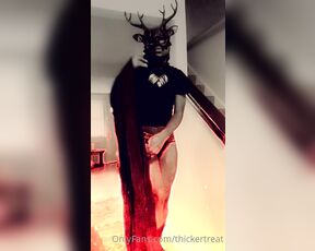 DamItsPhat aka thickertreat - 10-31-2020 OnlyFans Video - Moving in my costume_92t4